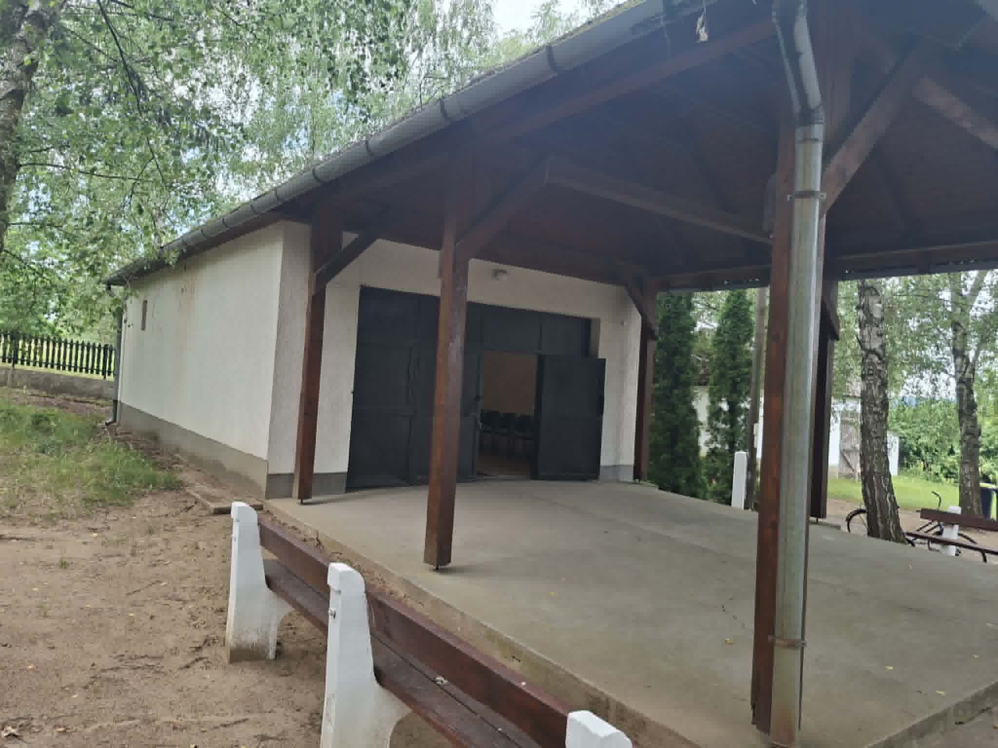Ravatalozó felújítás - előtte